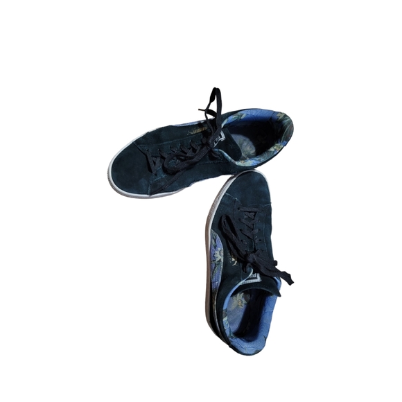 Pumas - Picture 3 of 4